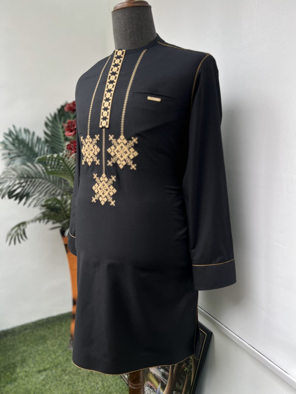 Black embroidered kaftan /Native wear