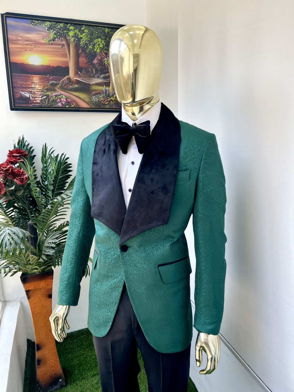 Green shawl lapel tuxedo suit