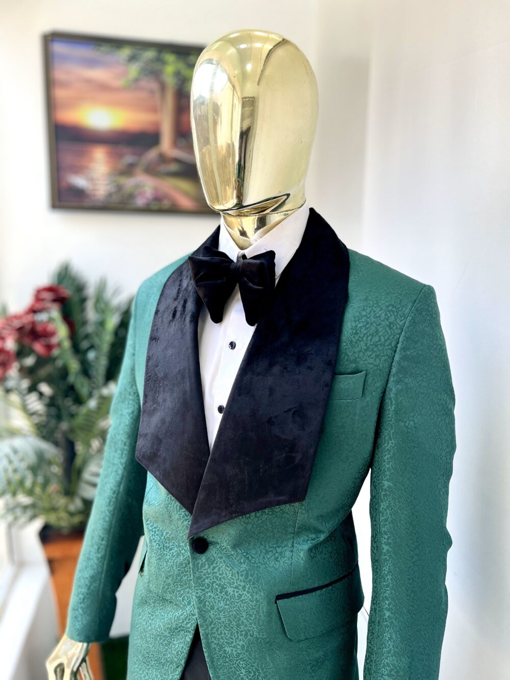 Green shawl lapel tuxedo suit