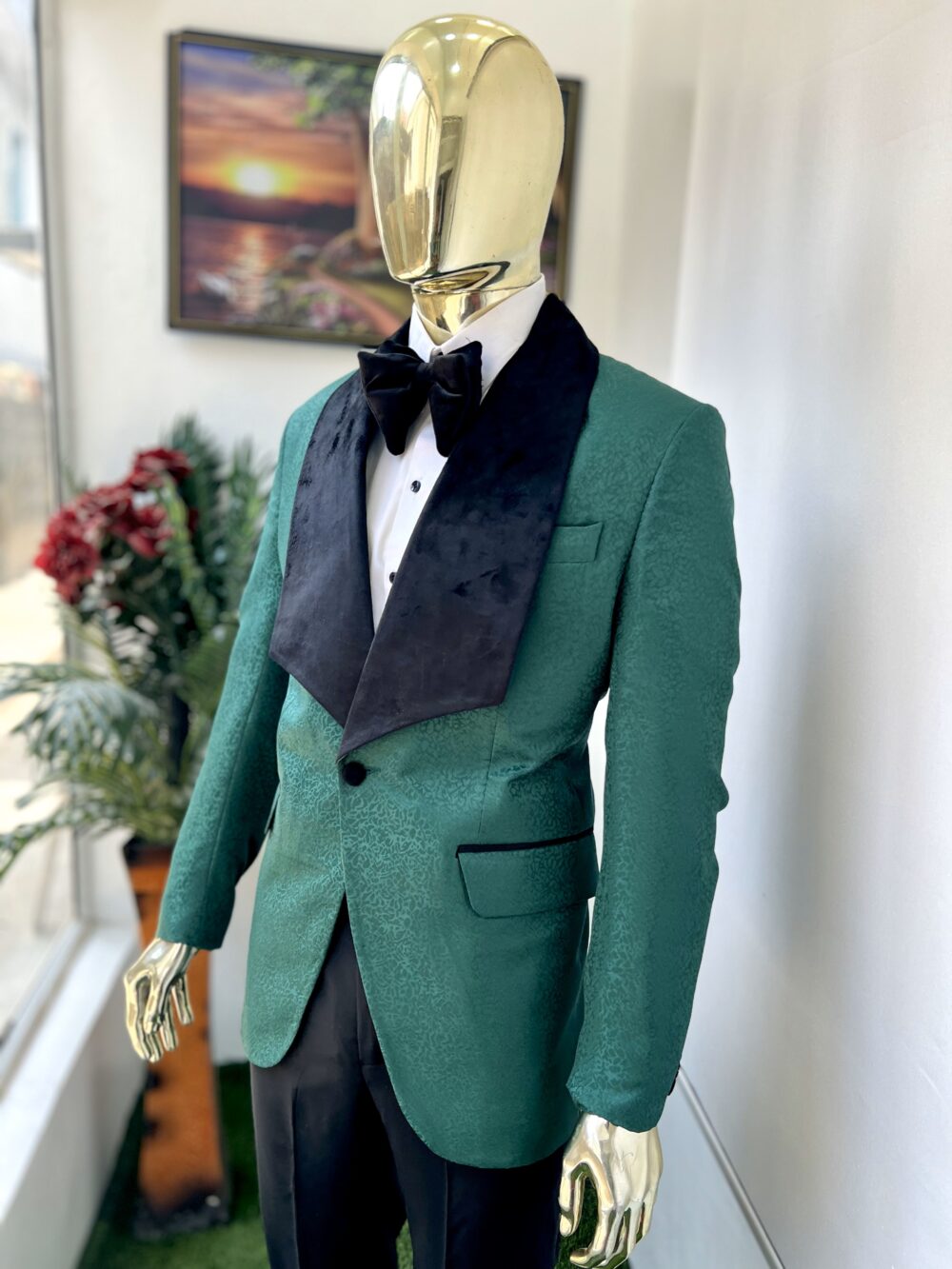 Green shawl lapel tuxedo suit