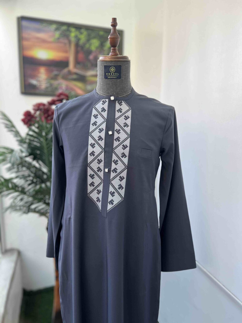 Gray embroidered Arab jalamia