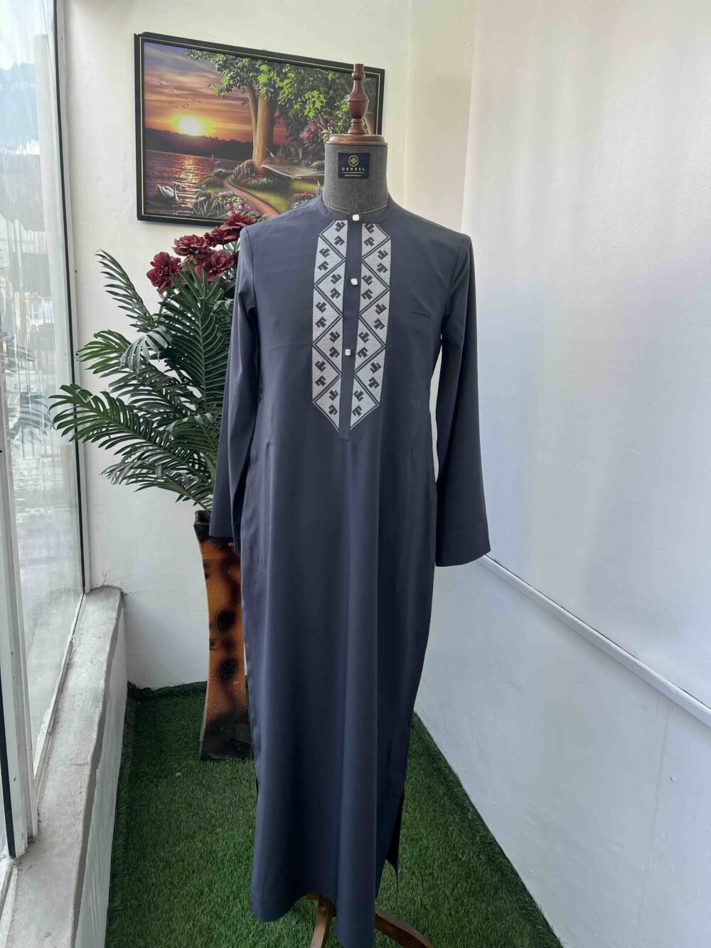 Gray embroidered Arab jalamia