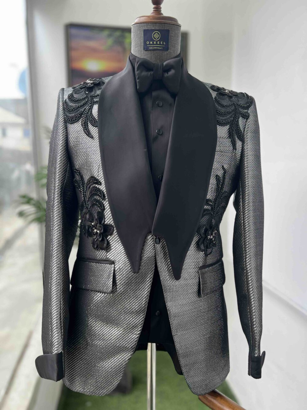 Silver jacquard shawl lapel tuxedo suit