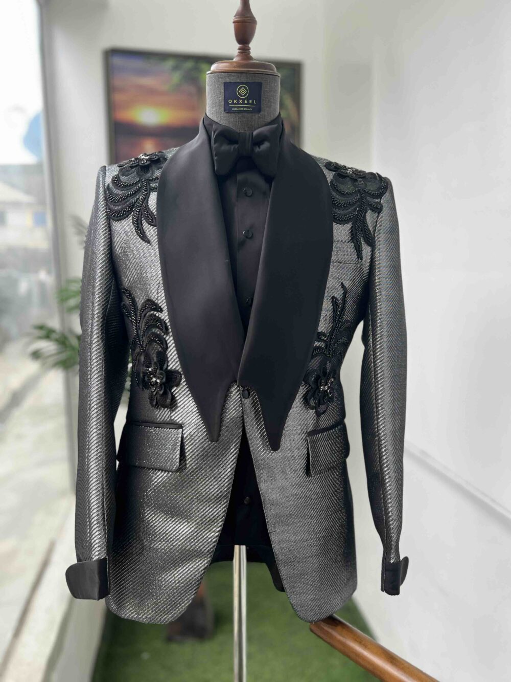 Silver jacquard shawl lapel tuxedo suit