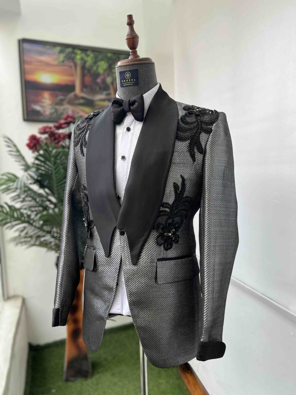 Silver jacquard shawl lapel tuxedo suit