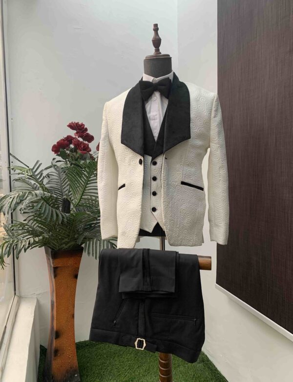 Off-white jacquard shawl lapel tuxedo suit